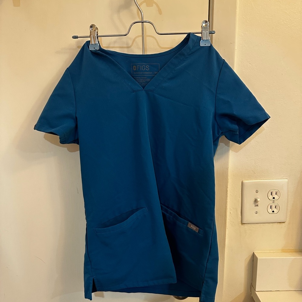 Figs Casma scrub top, alpine blue, XXS. Great condition!